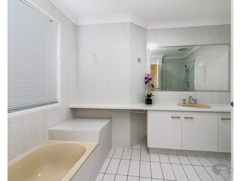 2 Rum Point Place, Runaway Bay QLD 4216