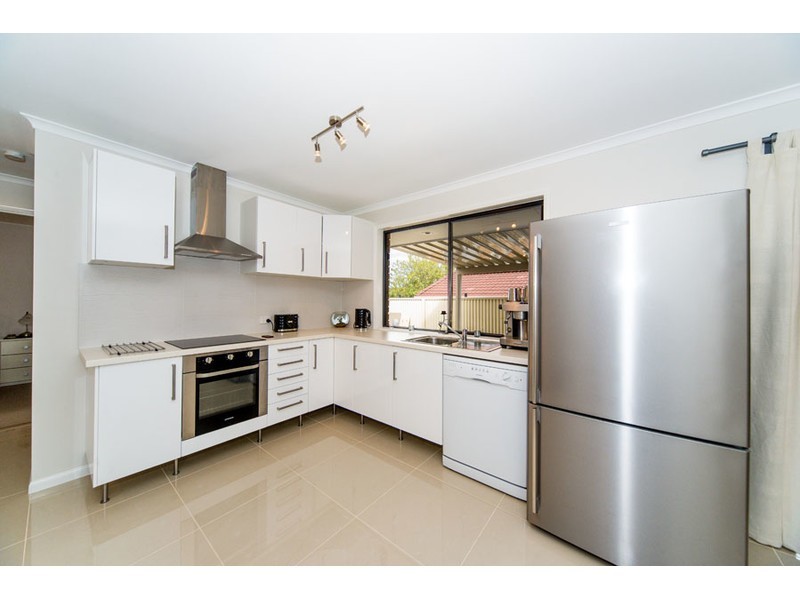 2/58 Village Way, Oxenford QLD 4210