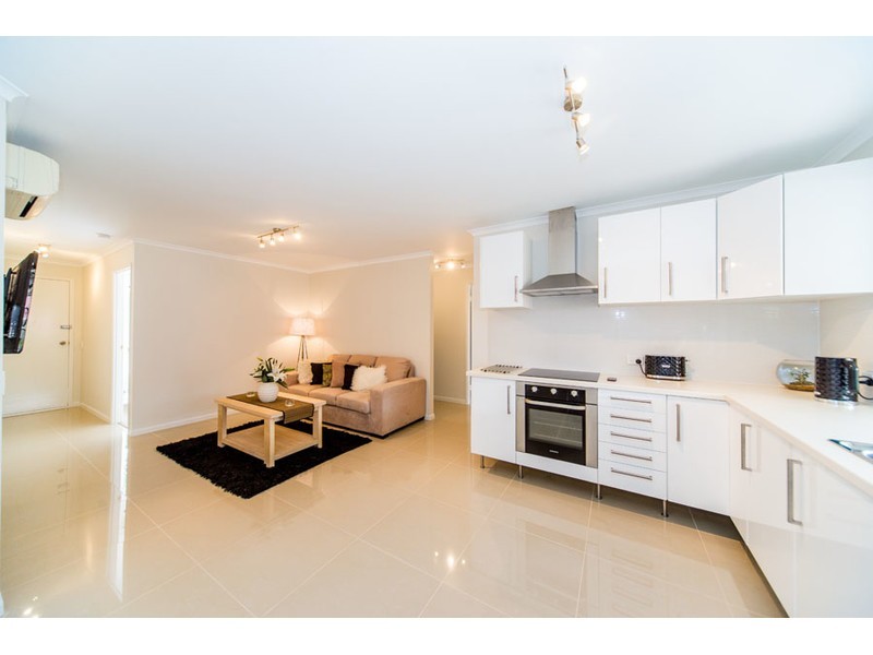 2/58 Village Way, Oxenford QLD 4210