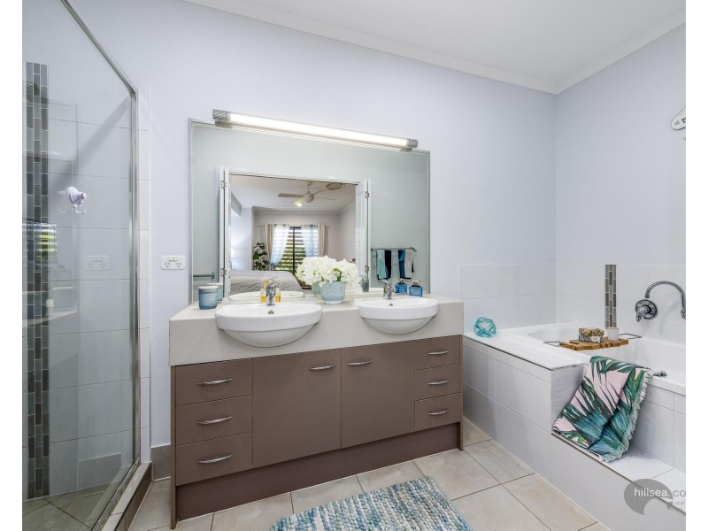 5 Berrimilla Lane, Coomera Waters QLD 4209