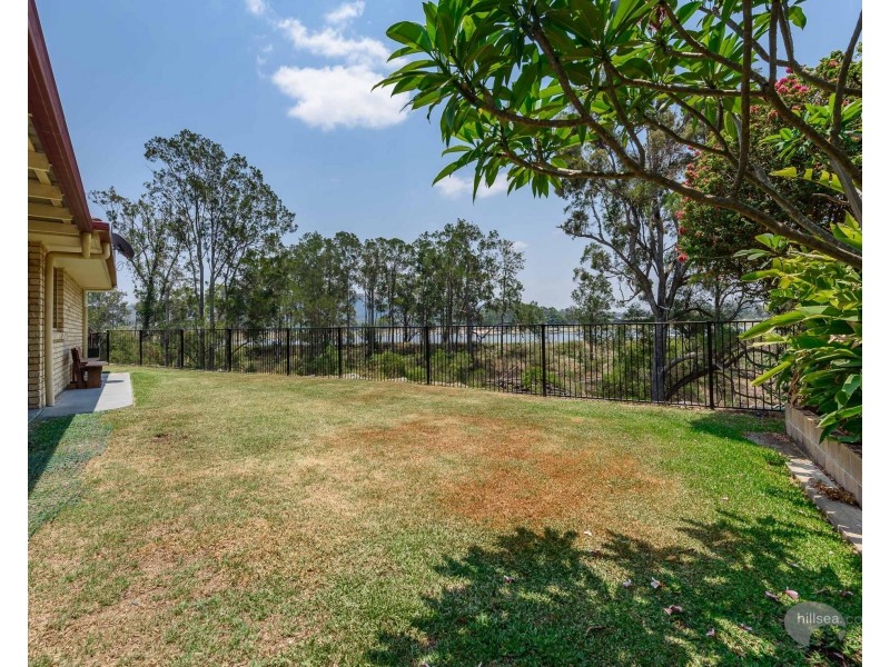 17 Silverpine Crescent, Oxenford QLD 4210