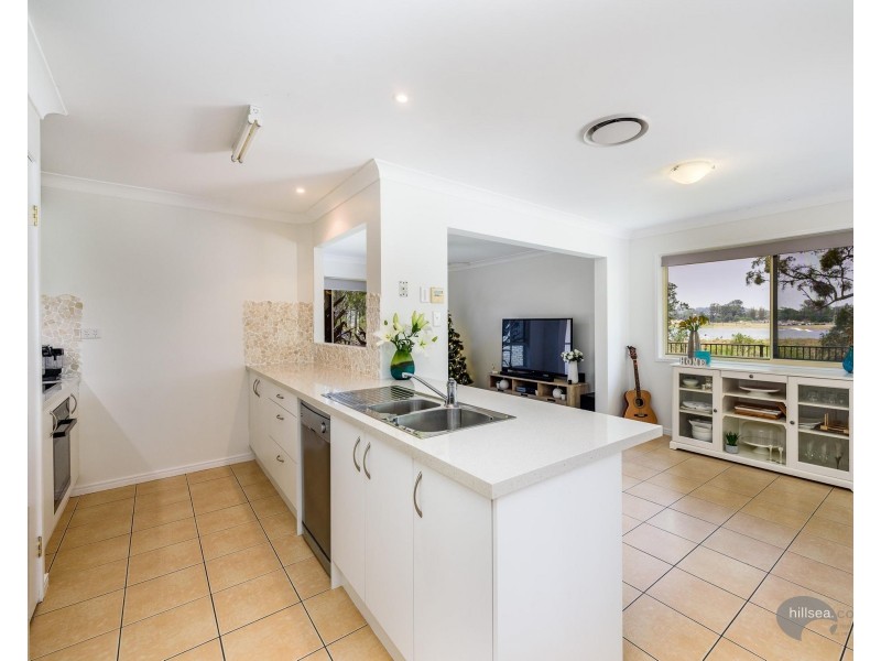 17 Silverpine Crescent, Oxenford QLD 4210