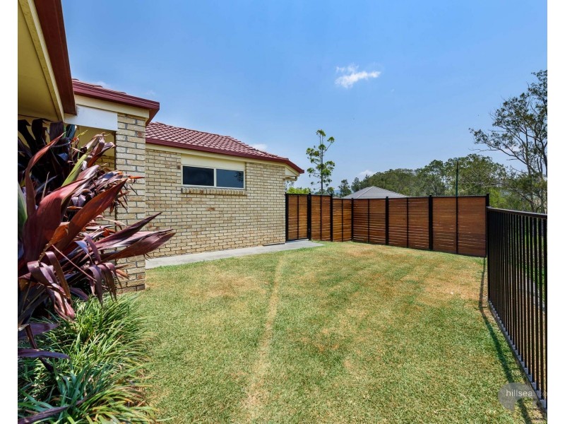 17 Silverpine Crescent, Oxenford QLD 4210