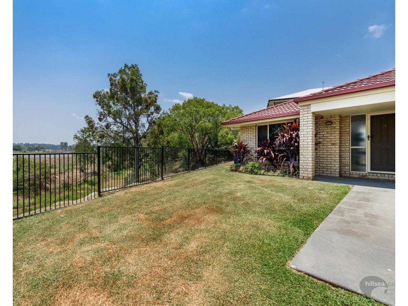 17 Silverpine Crescent, Oxenford QLD 4210