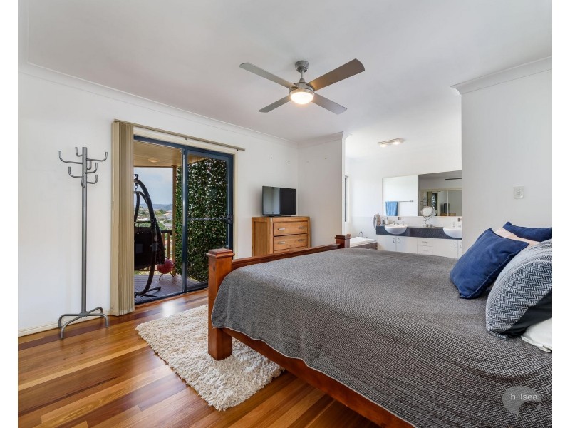 33 Manra Way, Pacific Pines QLD 4211