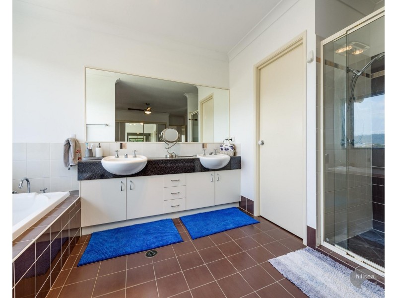33 Manra Way, Pacific Pines QLD 4211