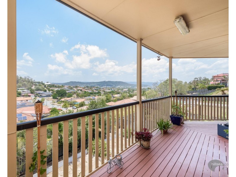 33 Manra Way, Pacific Pines QLD 4211