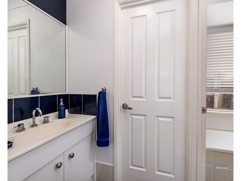 4 Coen Place, Helensvale QLD 4212