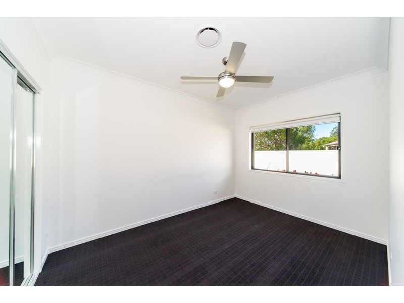 26 Waterside Esplanade, Helensvale QLD 4212