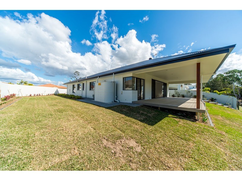 26 Waterside Esplanade, Helensvale QLD 4212