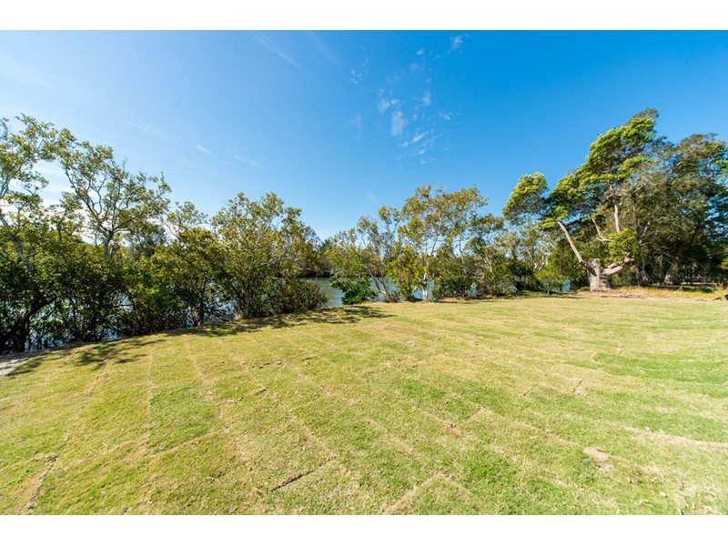 26 Waterside Esplanade, Helensvale QLD 4212