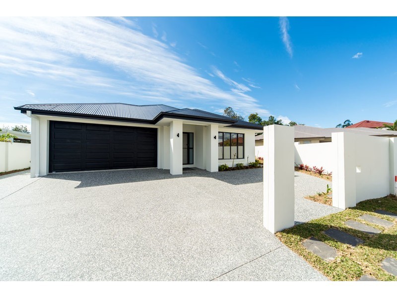 26 Waterside Esplanade, Helensvale QLD 4212