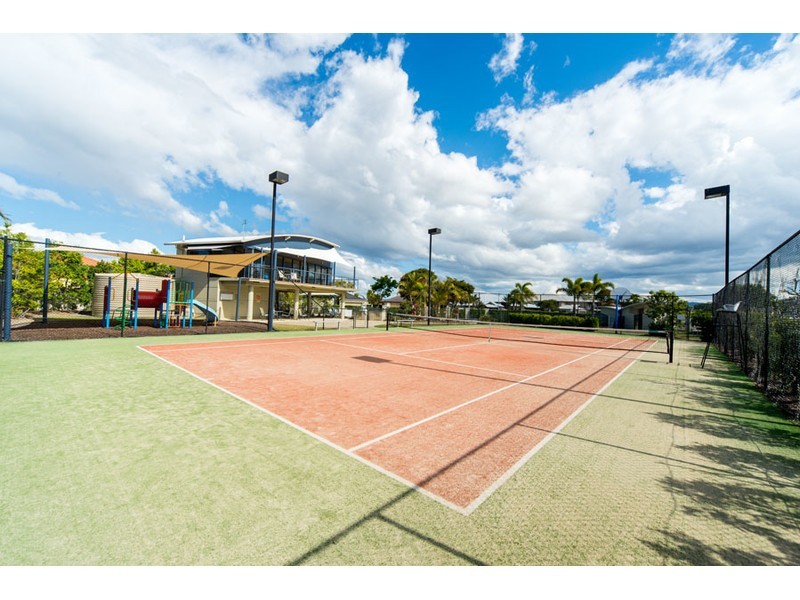 26 Waterside Esplanade, Helensvale QLD 4212