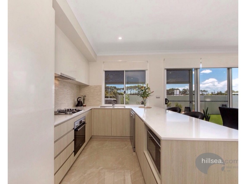 4/6 Park Cove Boulevard, Hope Island QLD 4212