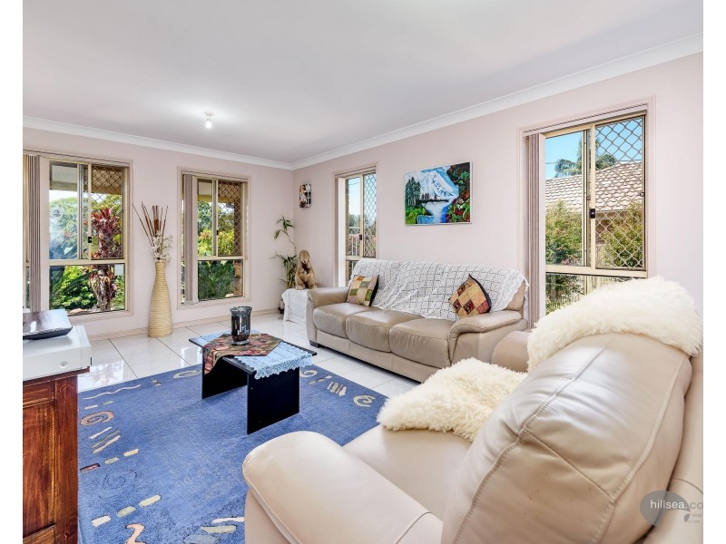 39 Gippsland Drive, Helensvale QLD 4212