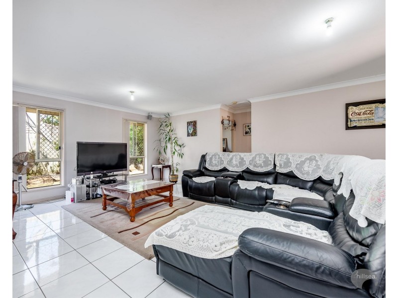 39 Gippsland Drive, Helensvale QLD 4212