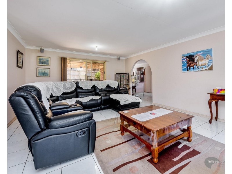 39 Gippsland Drive, Helensvale QLD 4212