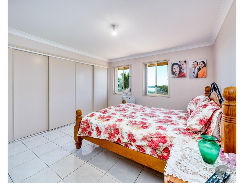 39 Gippsland Drive, Helensvale QLD 4212