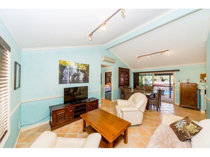 11 Tibouchina Court, Helensvale QLD 4212