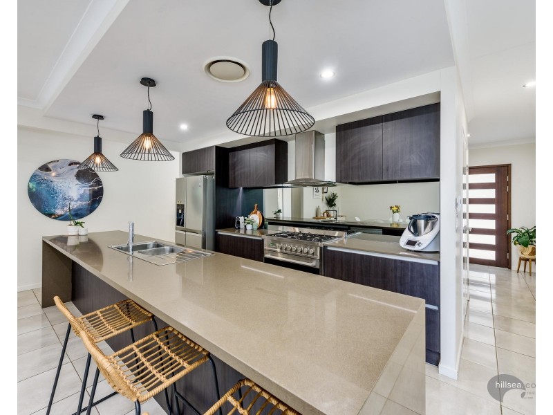 17 Kimberley Creek Road, Upper Coomera QLD 4209