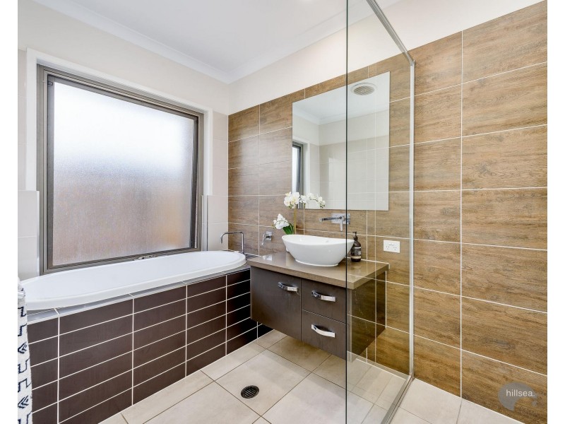 17 Kimberley Creek Road, Upper Coomera QLD 4209