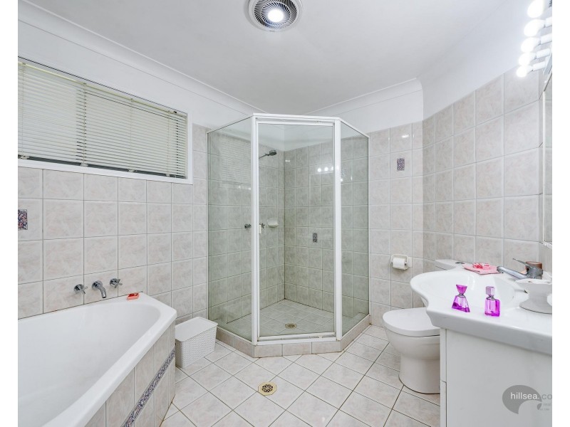 29 Inverness Way, Parkwood QLD 4214