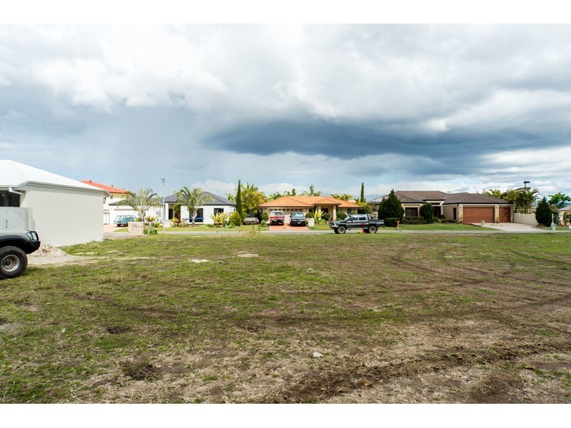 12 Waterside Esplanade, Helensvale QLD 4212