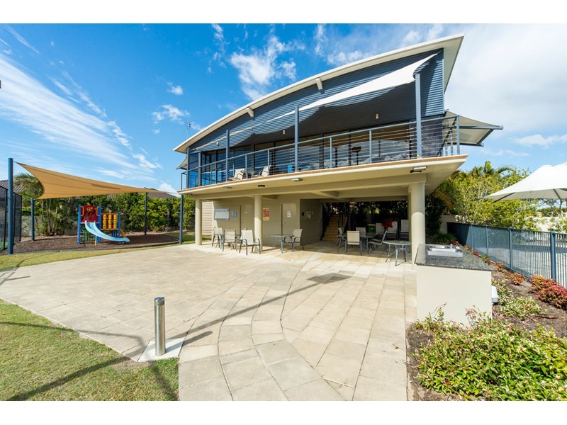 12 Waterside Esplanade, Helensvale QLD 4212