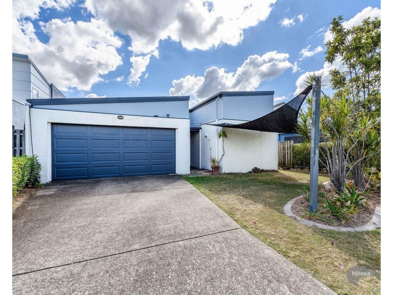 11 Norfolk Drive, Pacific Pines QLD 4211
