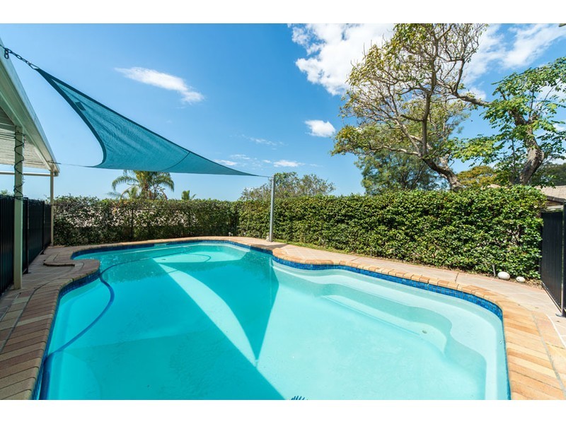 18 Adaminaby Drive, Helensvale QLD 4212