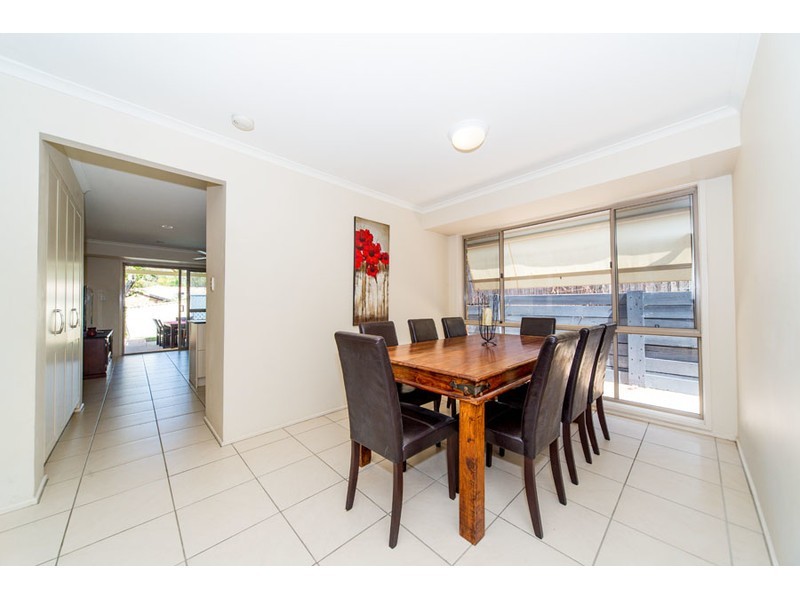 18 Adaminaby Drive, Helensvale QLD 4212