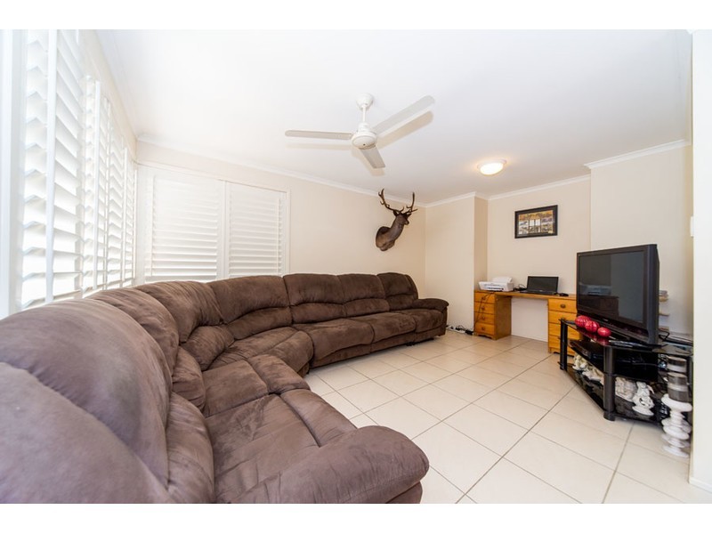 18 Adaminaby Drive, Helensvale QLD 4212