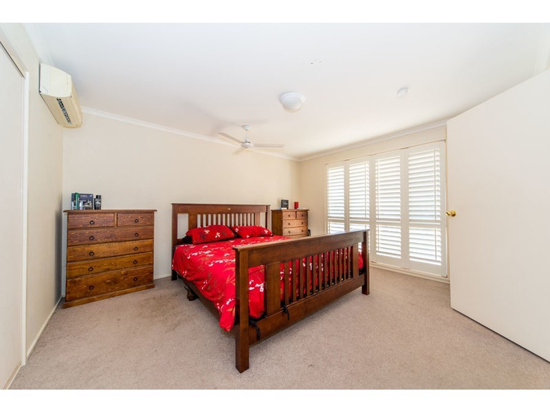 18 Adaminaby Drive, Helensvale QLD 4212