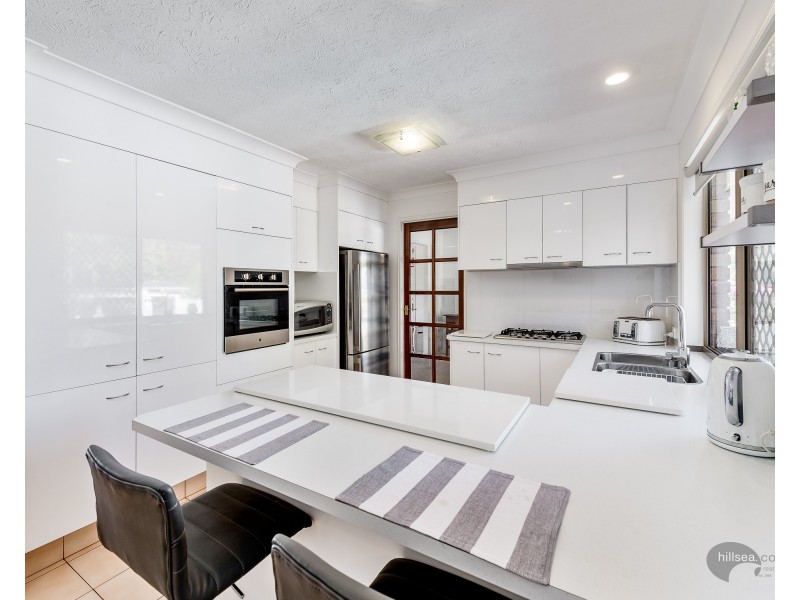 18 Surrey Court, Helensvale QLD 4212