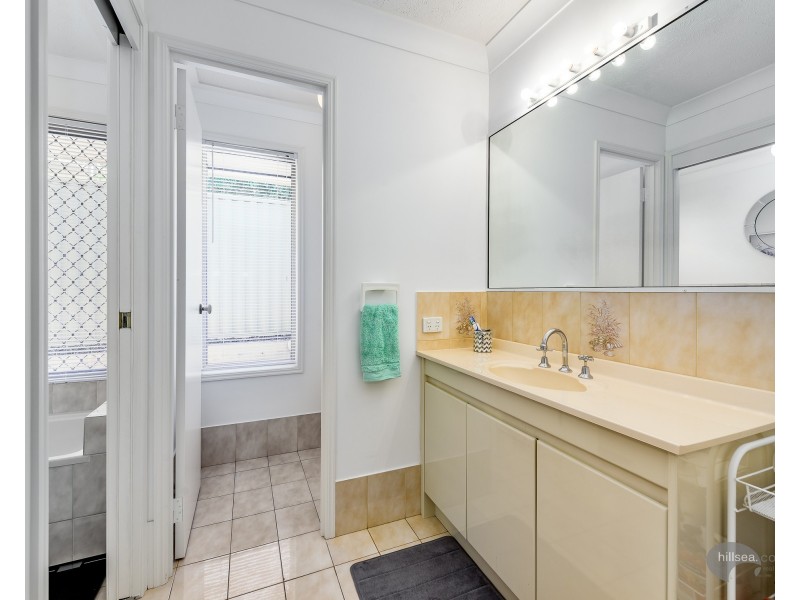 18 Surrey Court, Helensvale QLD 4212