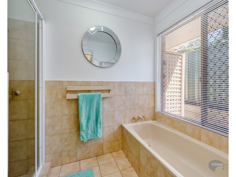 18 Surrey Court, Helensvale QLD 4212