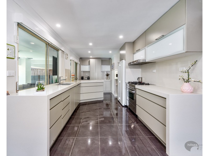 21 Adaminaby Drive, Helensvale QLD 4212