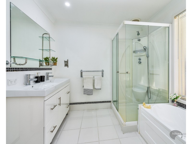 21 Adaminaby Drive, Helensvale QLD 4212