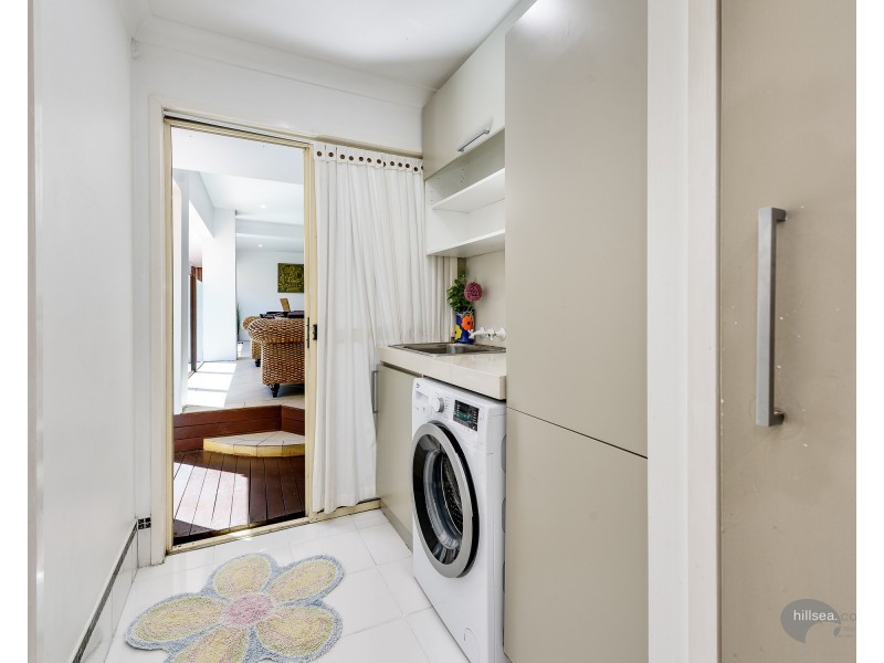 21 Adaminaby Drive, Helensvale QLD 4212