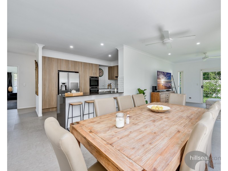 8 Wisemans Court, Helensvale QLD 4212