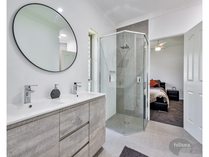 8 Wisemans Court, Helensvale QLD 4212