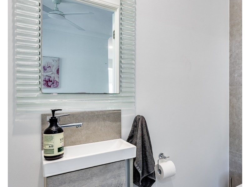 8 Wisemans Court, Helensvale QLD 4212