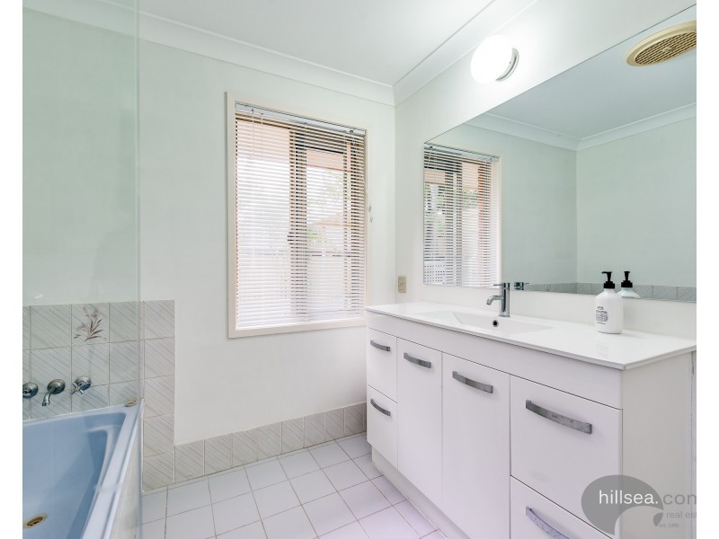 140 Mildura Drive, Helensvale QLD 4212