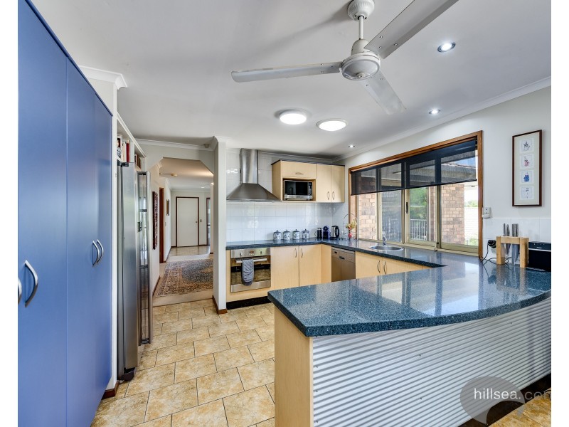 8 Otford Place, Helensvale QLD 4212