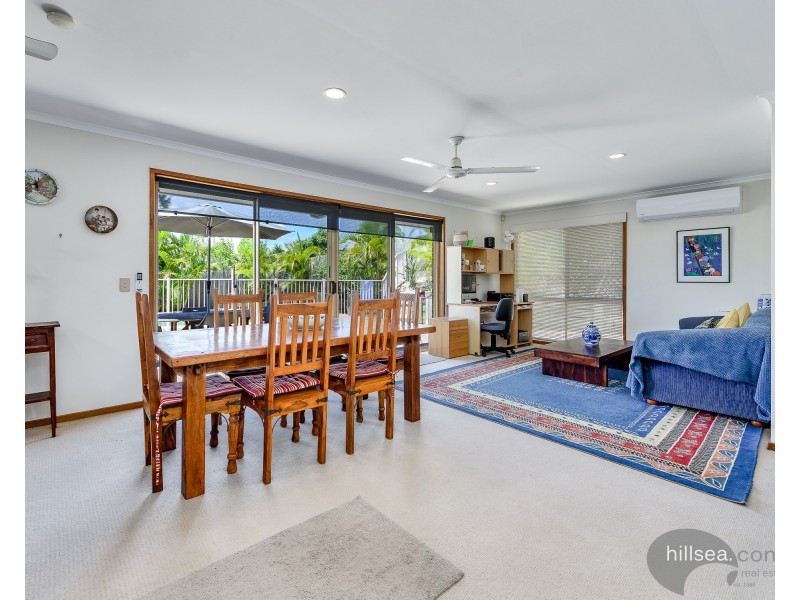 8 Otford Place, Helensvale QLD 4212