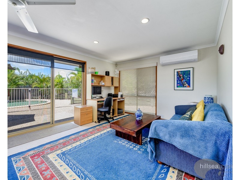 8 Otford Place, Helensvale QLD 4212