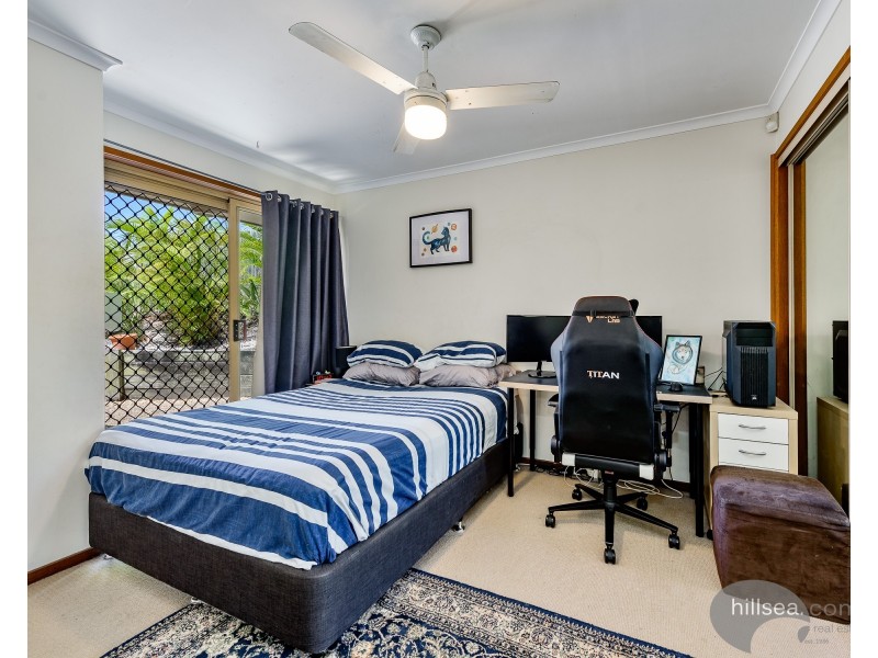 8 Otford Place, Helensvale QLD 4212