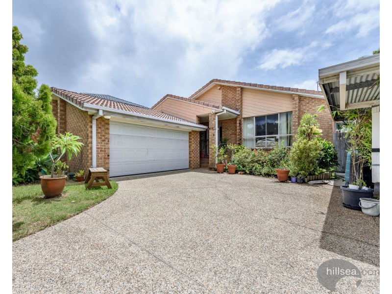 11 Adaminaby Drive, Helensvale QLD 4212