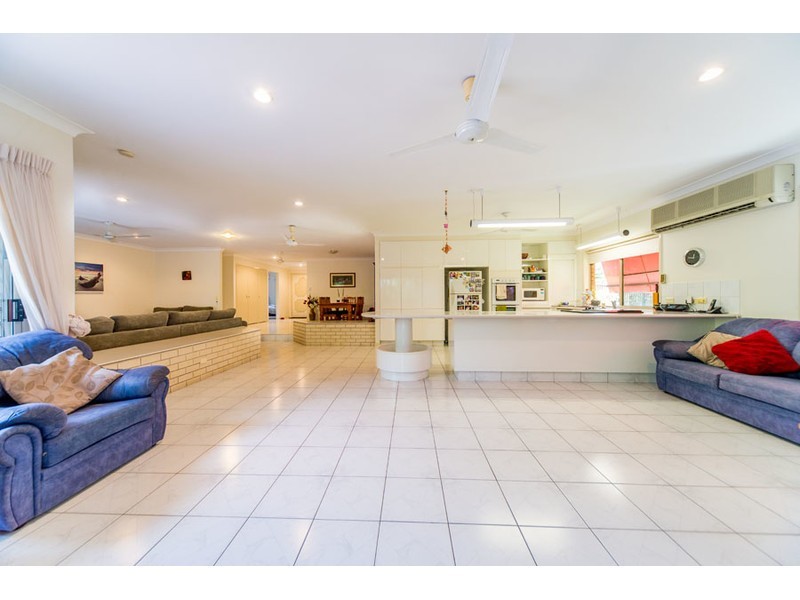 40 Latrobe Avenue, Helensvale QLD 4212