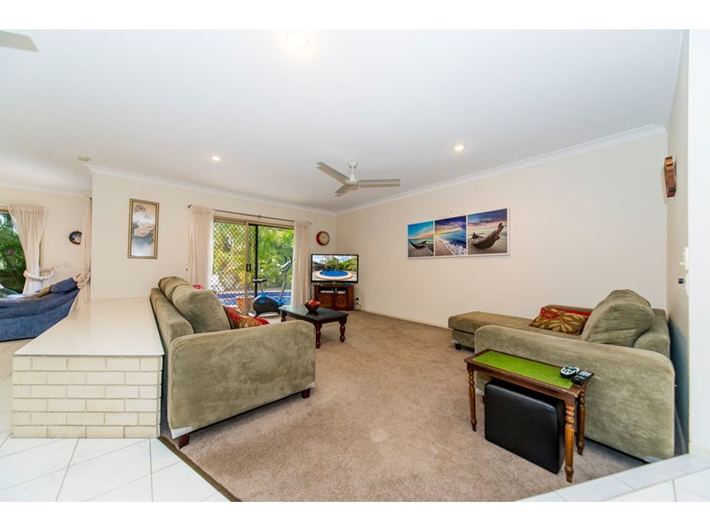 40 Latrobe Avenue, Helensvale QLD 4212